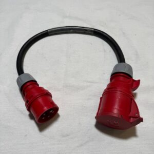 16A CEE red (M) > 1x 32A CEE red (F)